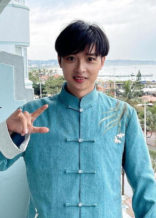 苗霖的资料,探寻艺术与生活的交融之道  第2张